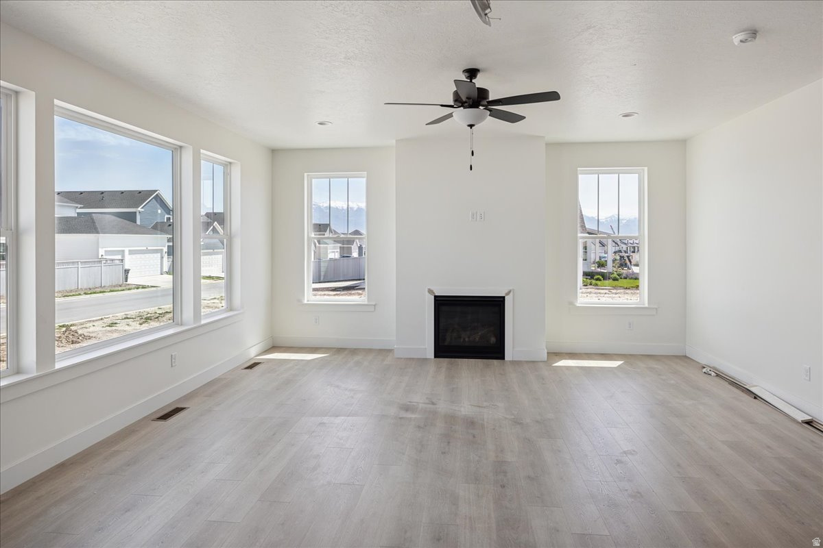 BEACON POINTE - Residential