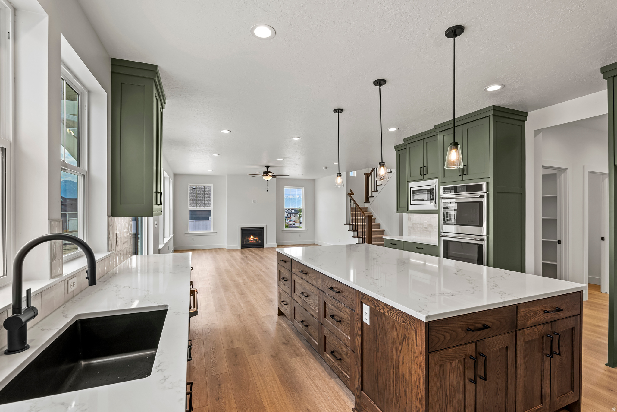 BEACON POINTE - Residential