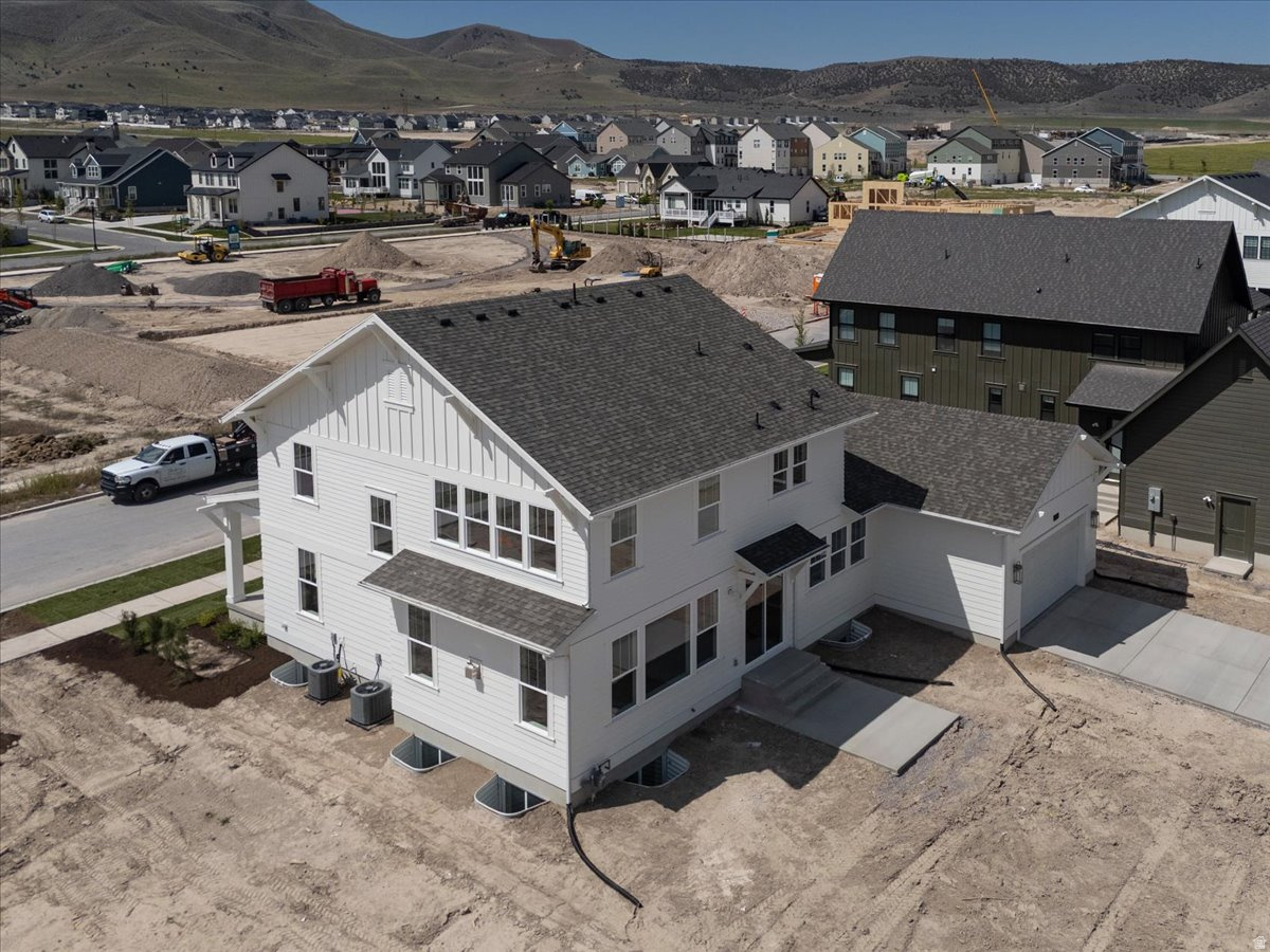 BEACON POINTE - Residential