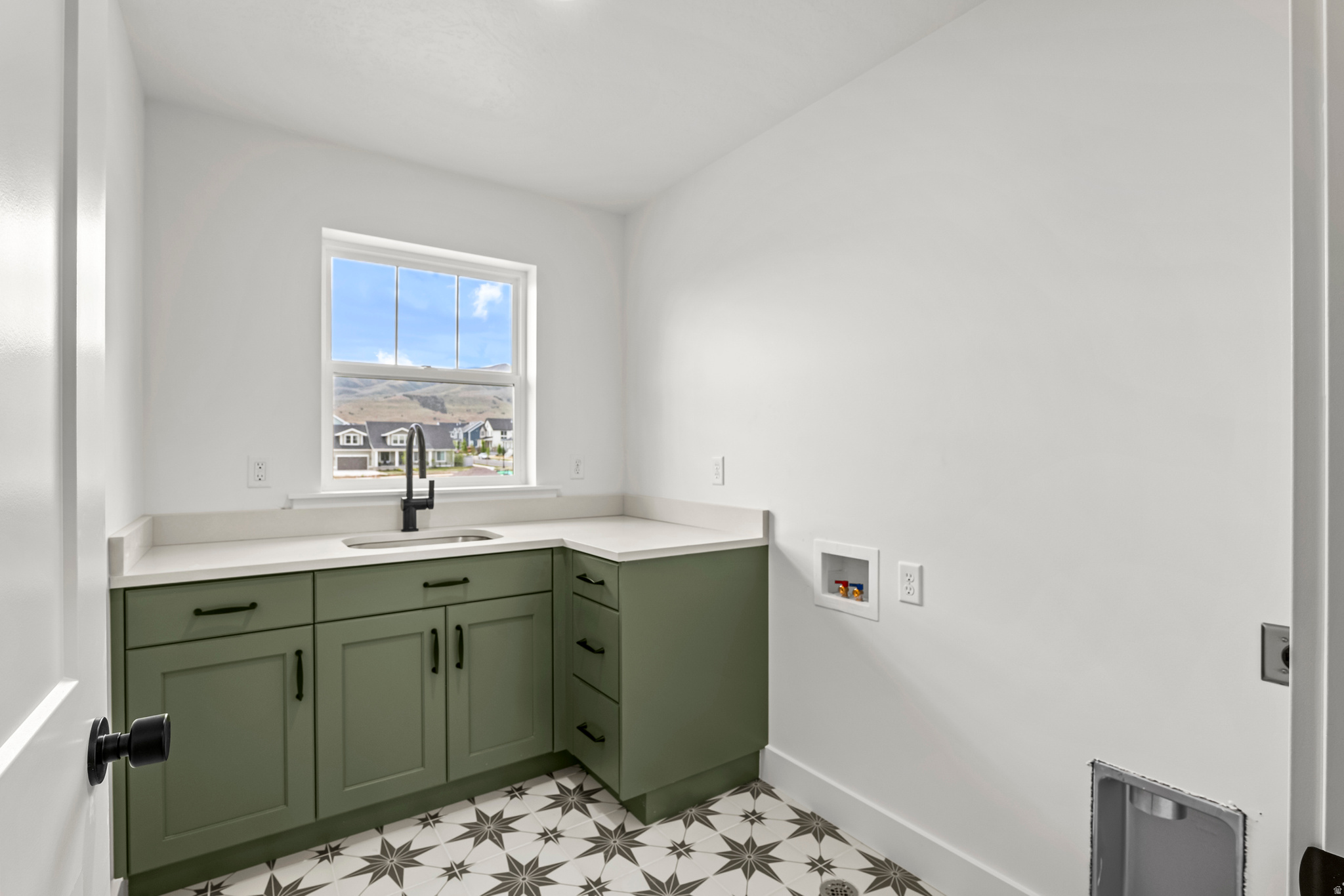 BEACON POINTE - Residential