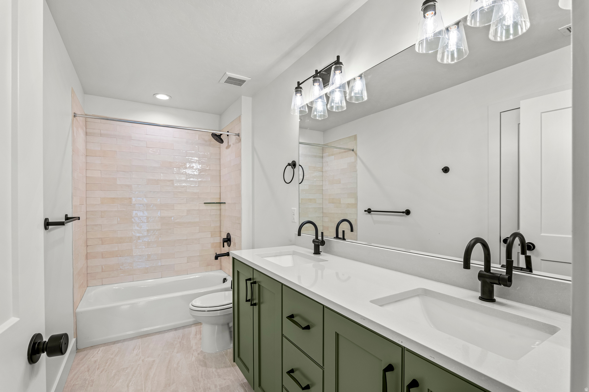 BEACON POINTE - Residential