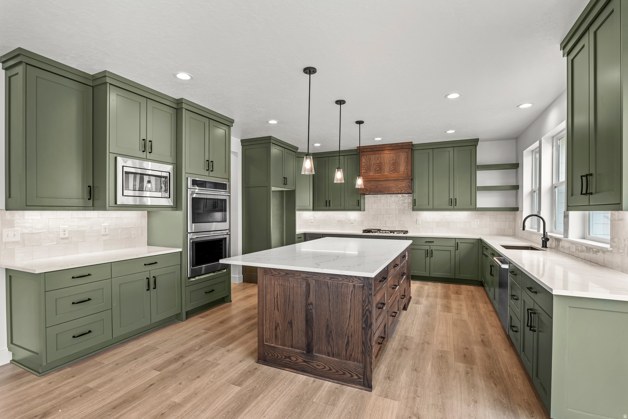 BEACON POINTE - Residential