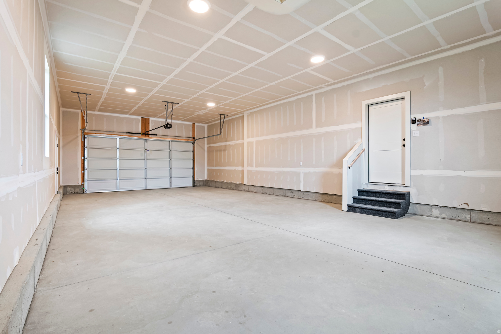 BEACON POINTE - Residential