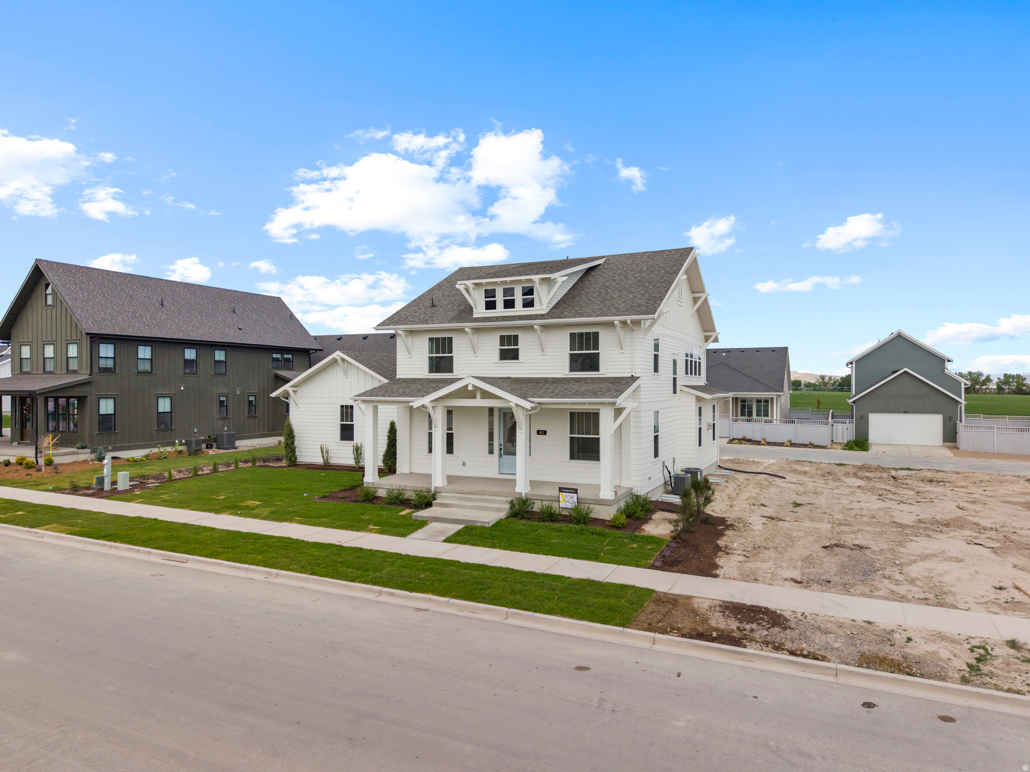 BEACON POINTE - Residential