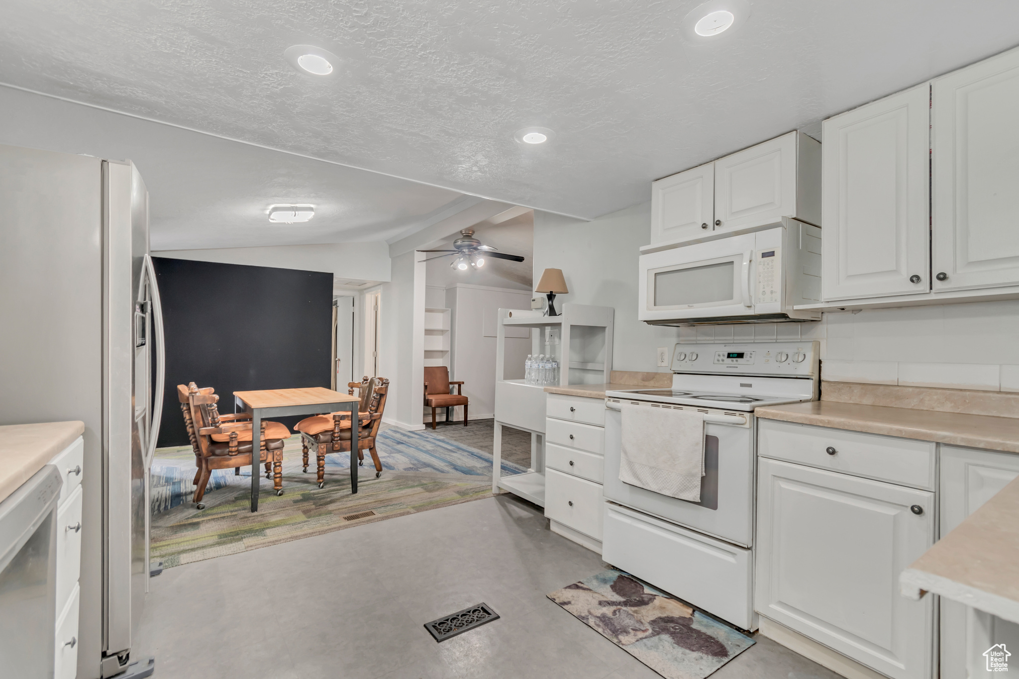 244 E CRESCENT PKWY S 206
