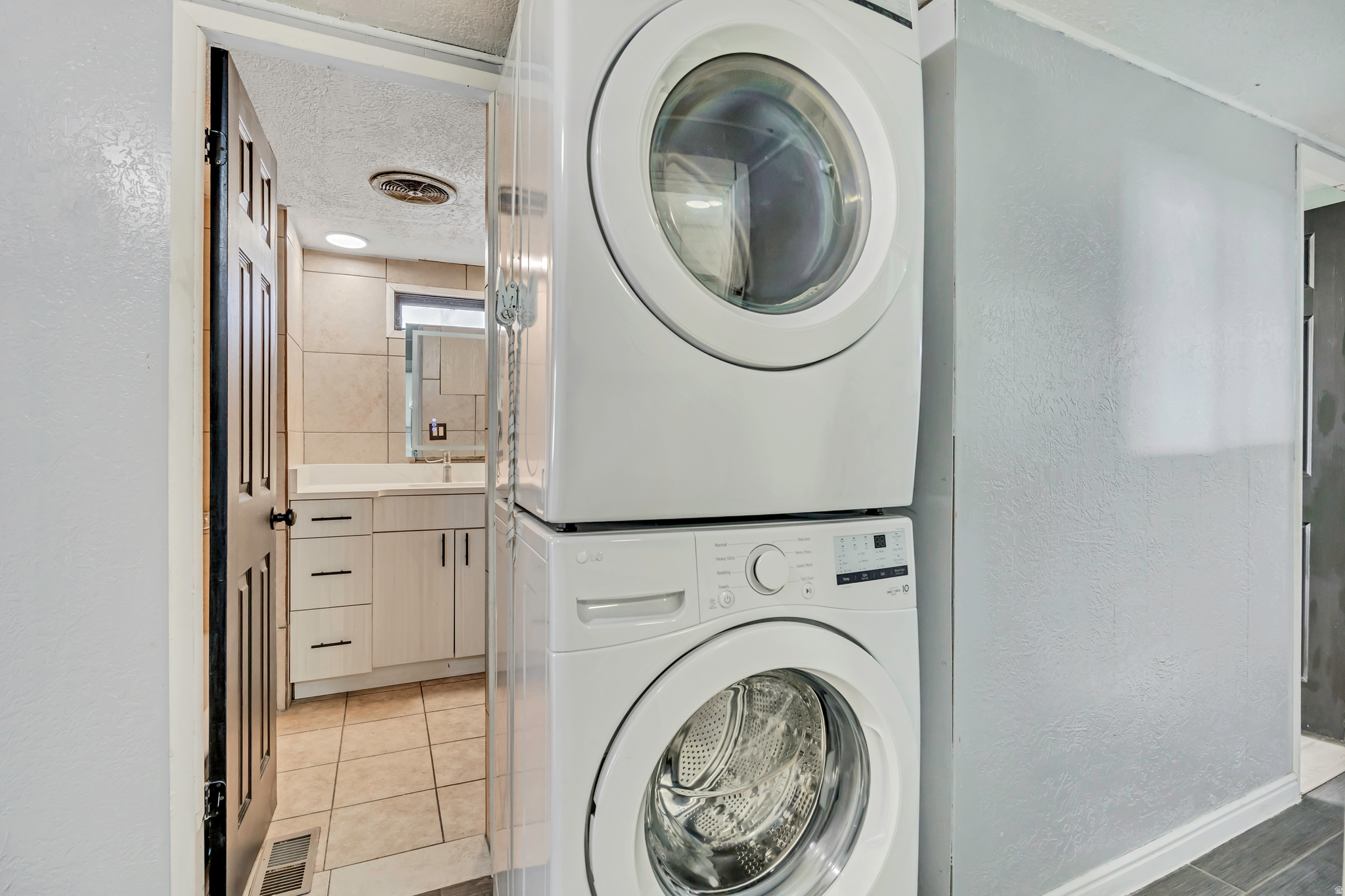 TOWN AND COUNTRY - Residential