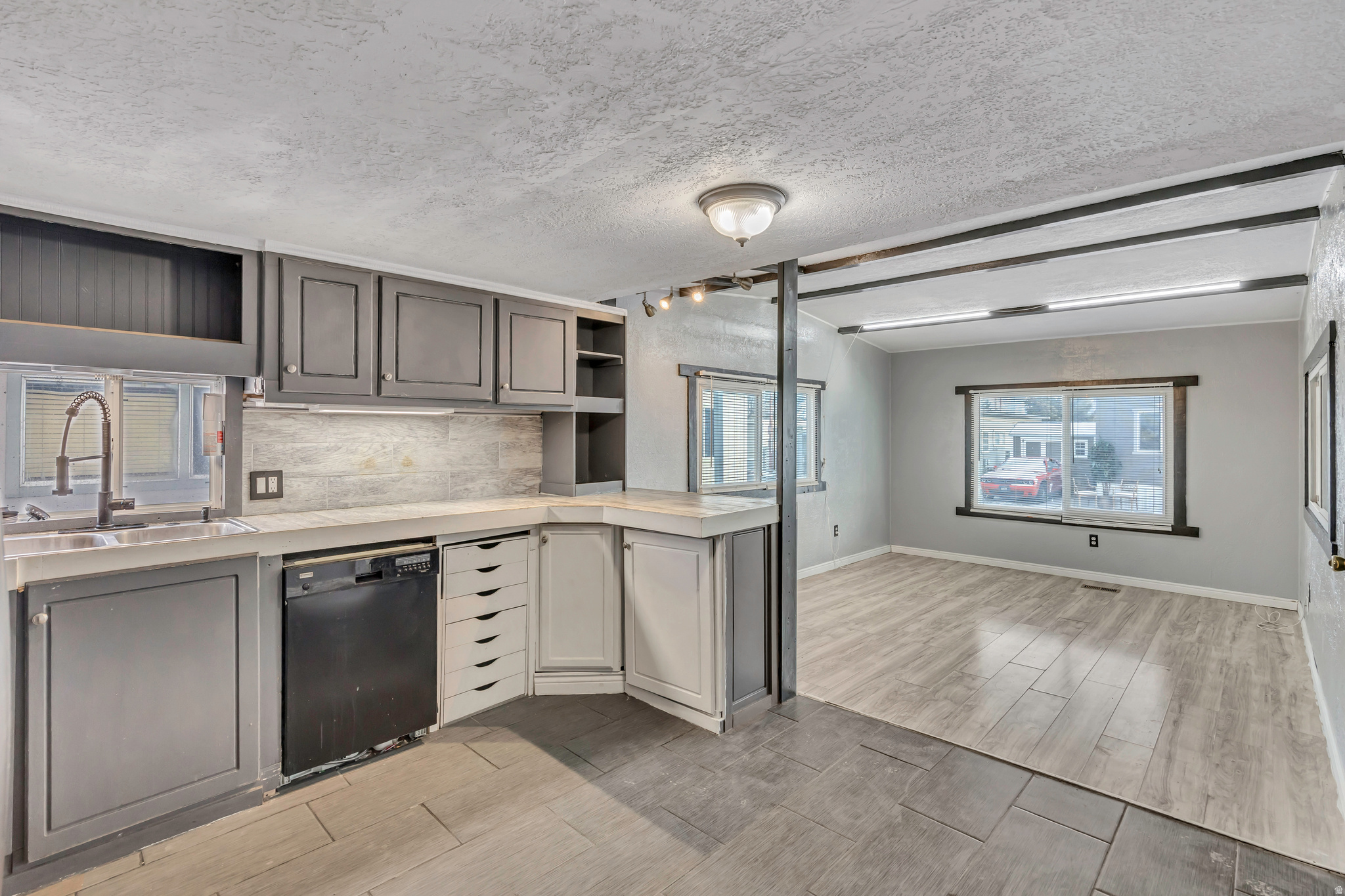 TOWN AND COUNTRY - Residential