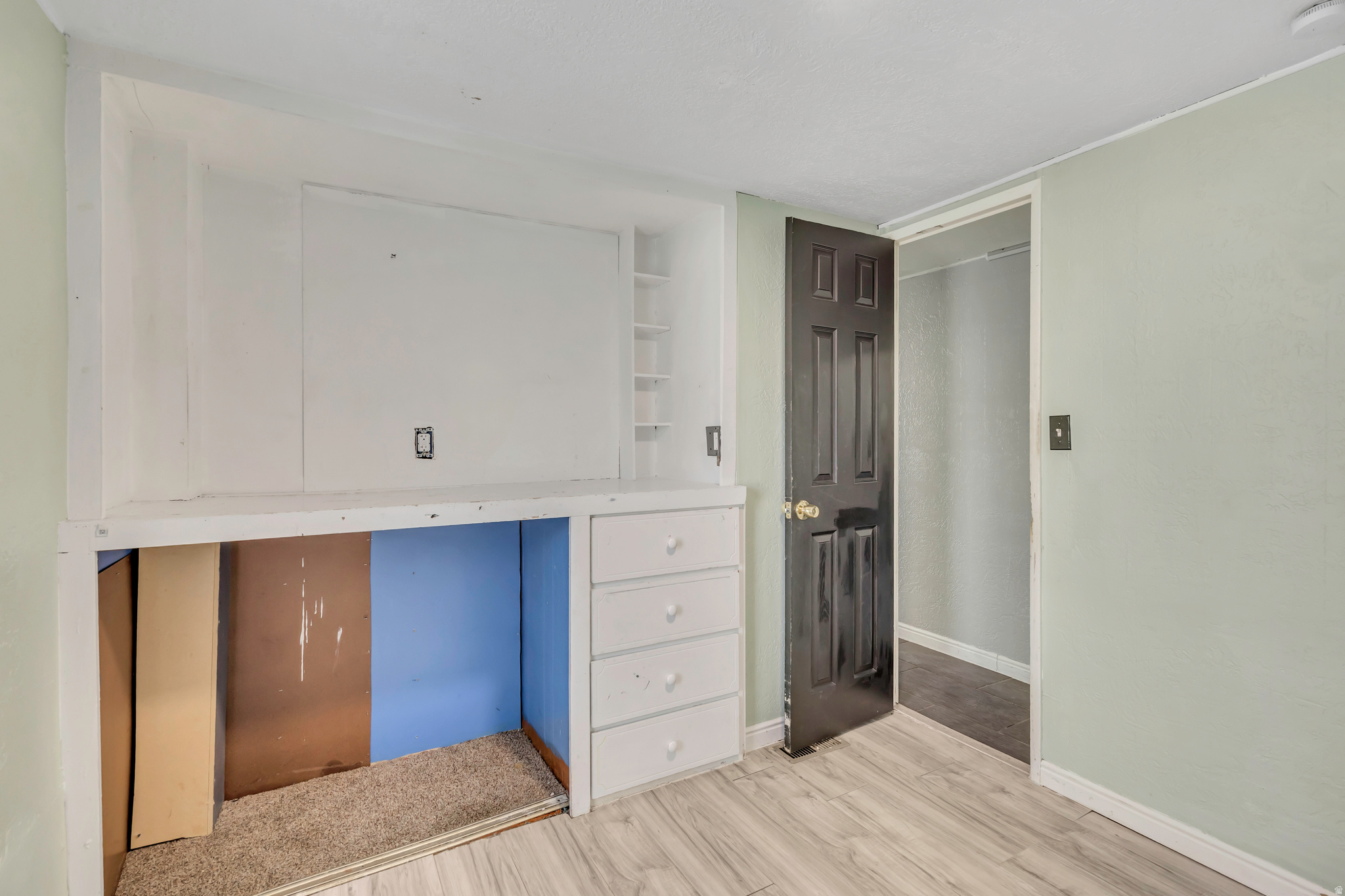 TOWN AND COUNTRY - Residential