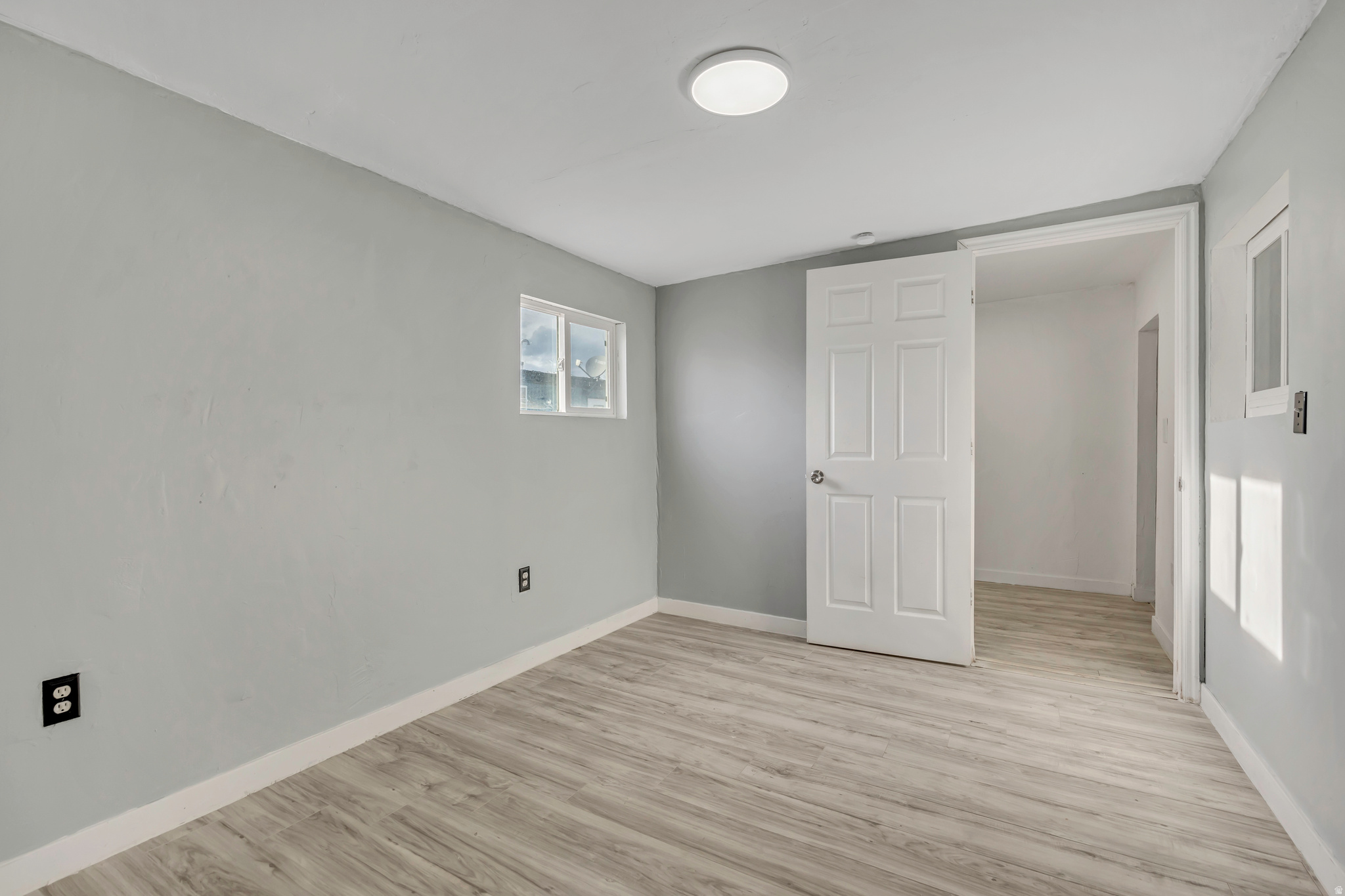 TOWN AND COUNTRY - Residential