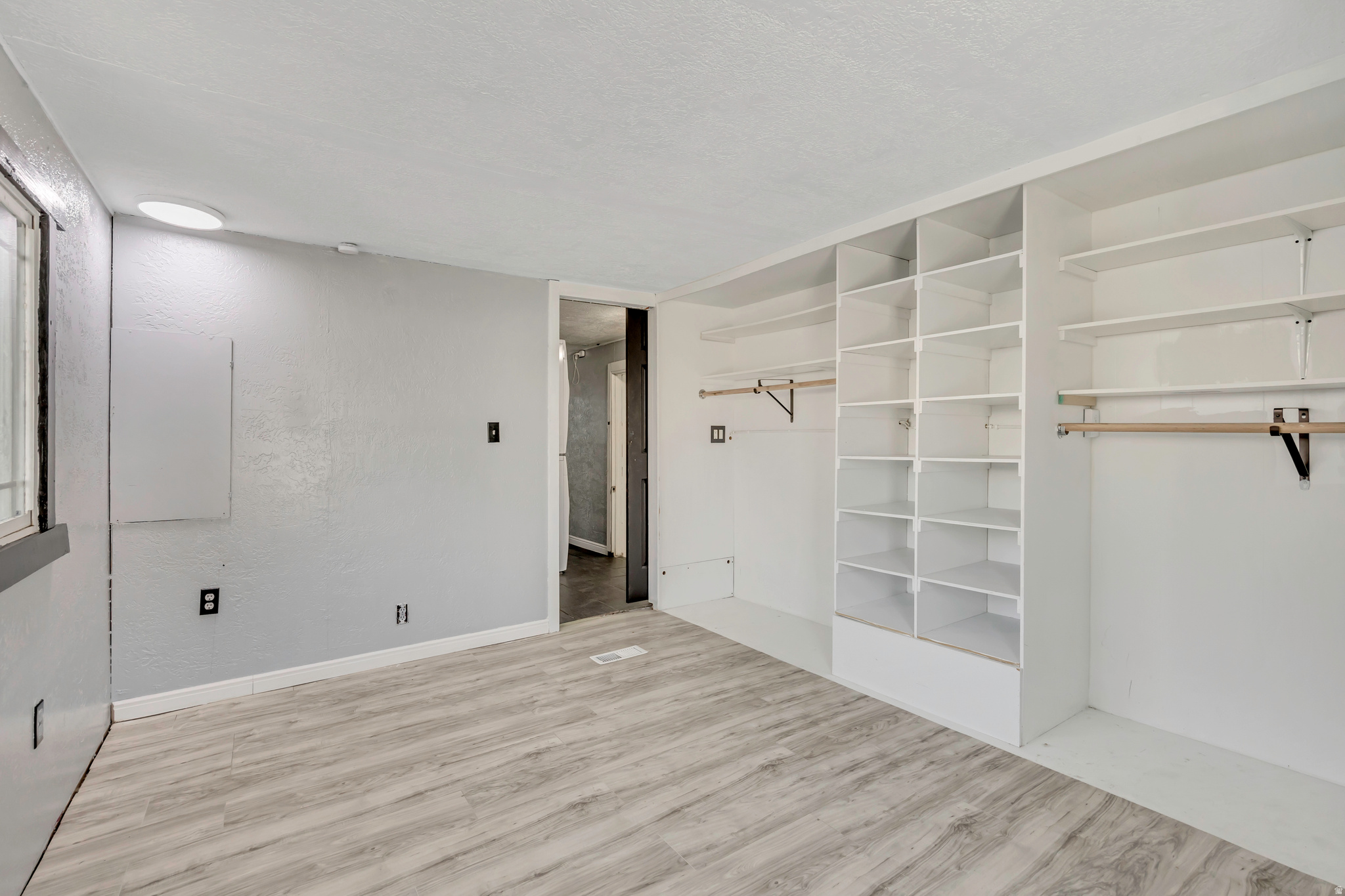 TOWN AND COUNTRY - Residential