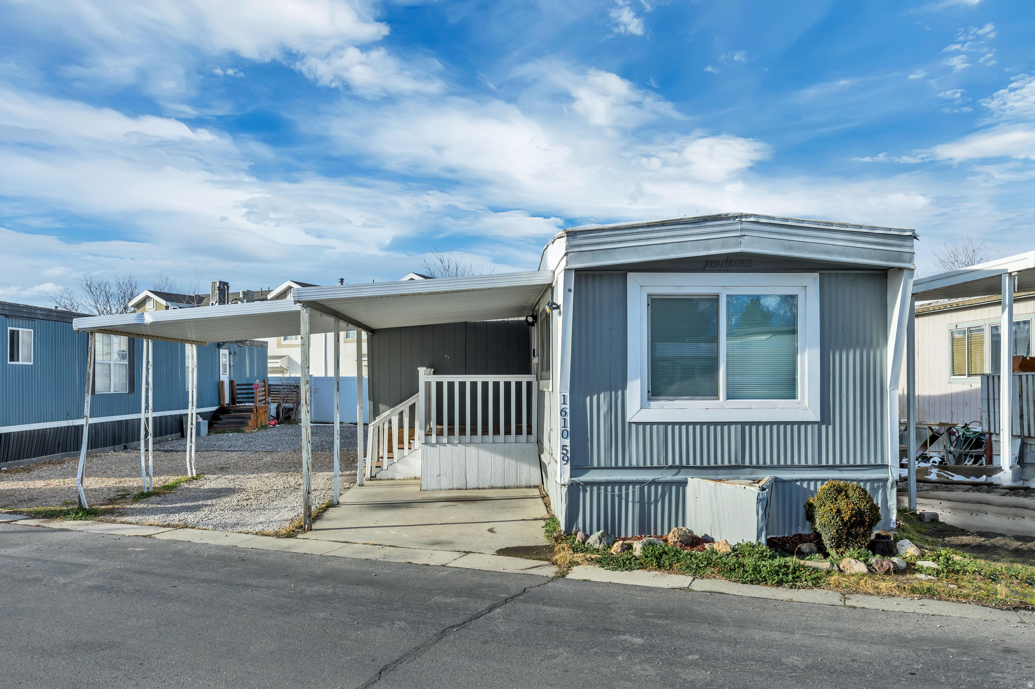 TOWN AND COUNTRY - Residential