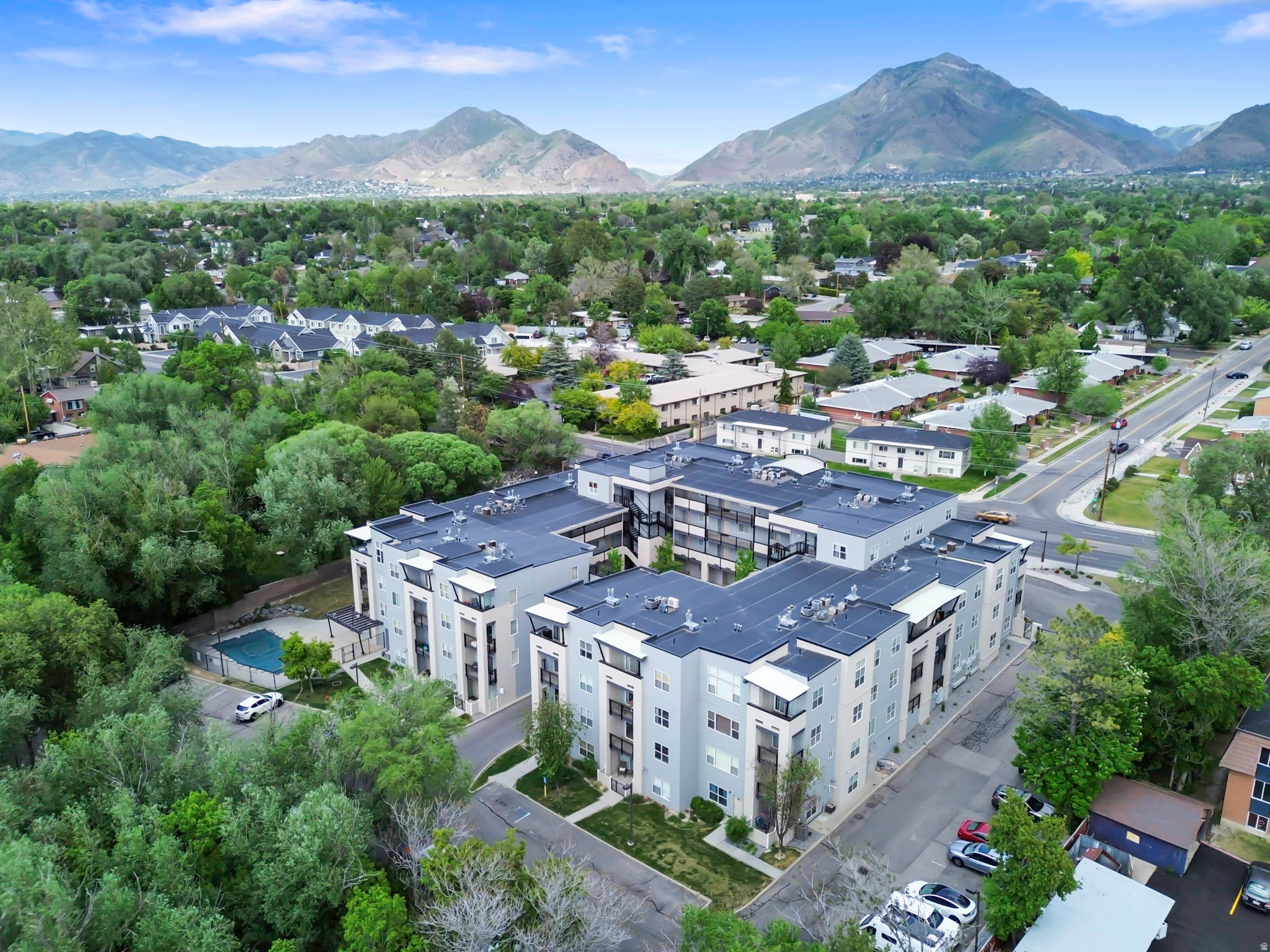 4340 HIGHLAND - Residential