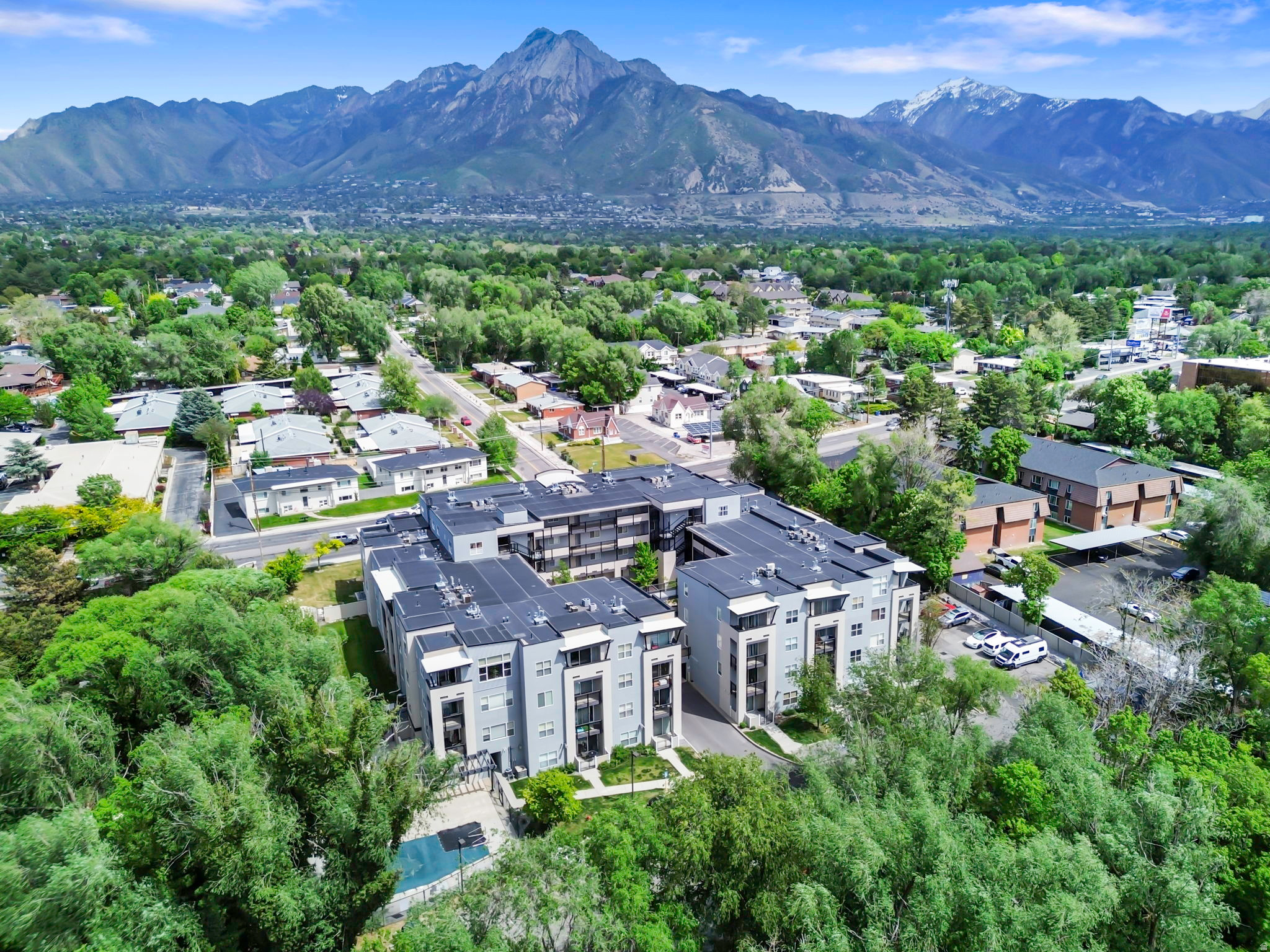 4340 HIGHLAND - Residential