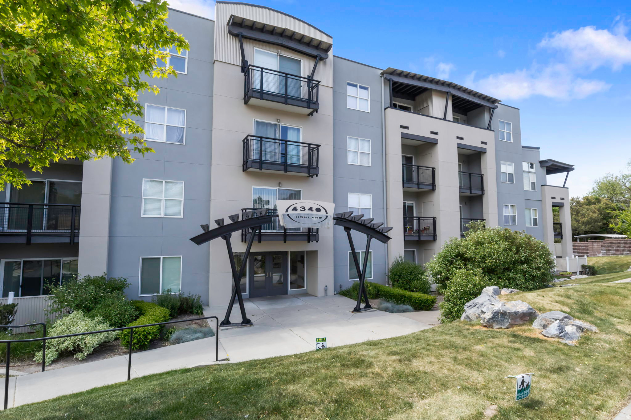 4340 HIGHLAND - Residential