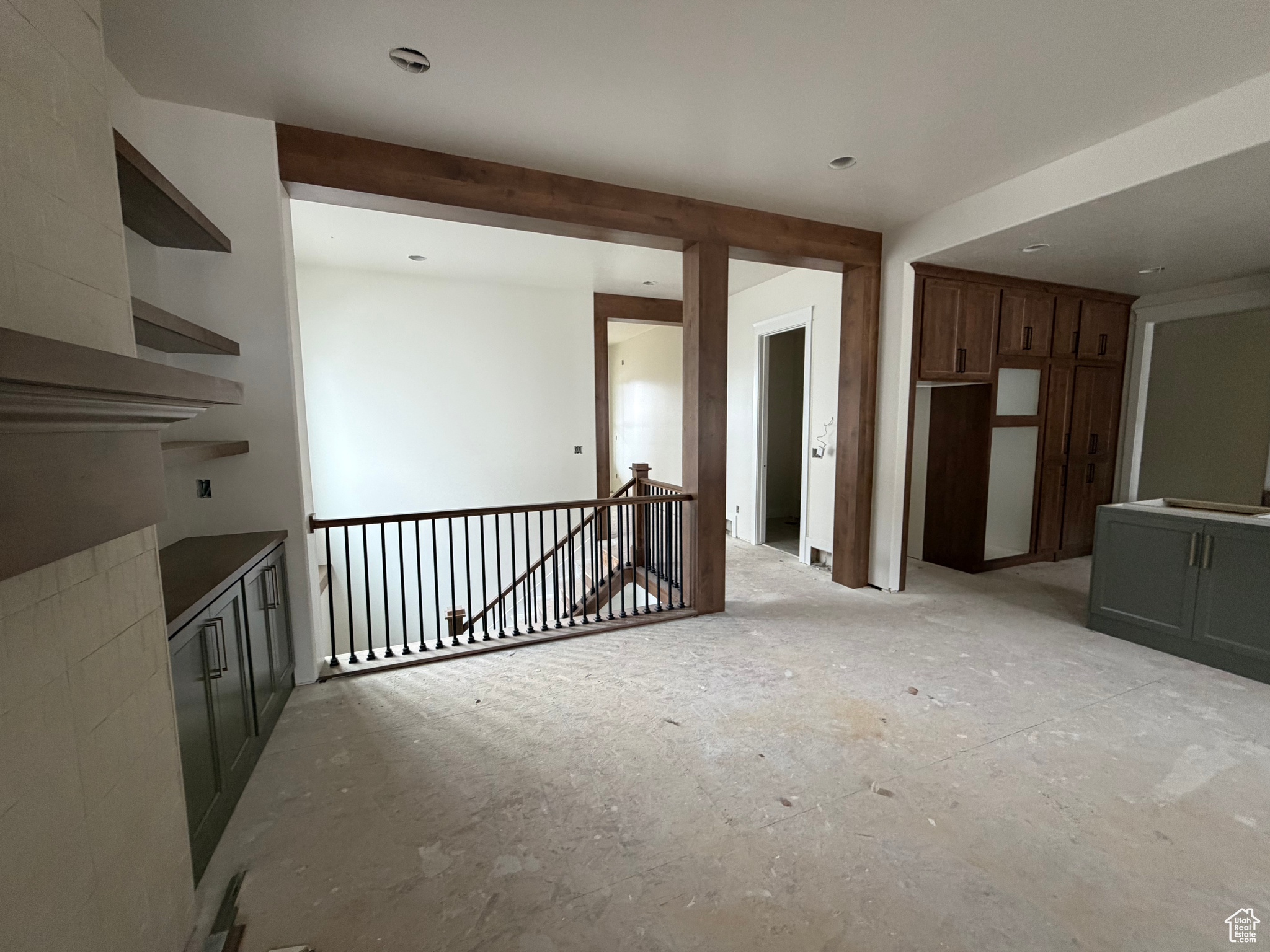 OAKS AT OAKRIDGE - Residential