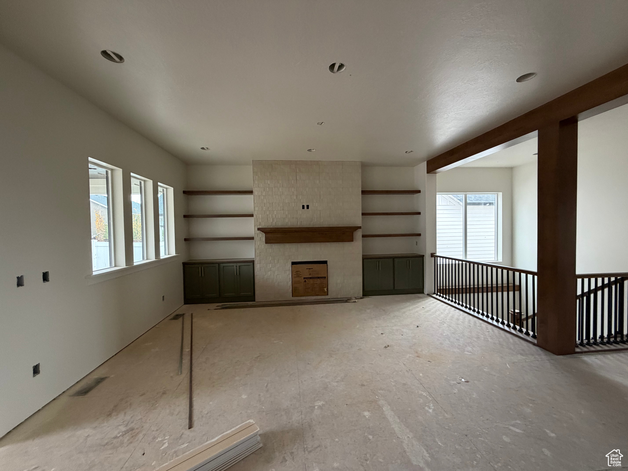 OAKS AT OAKRIDGE - Residential