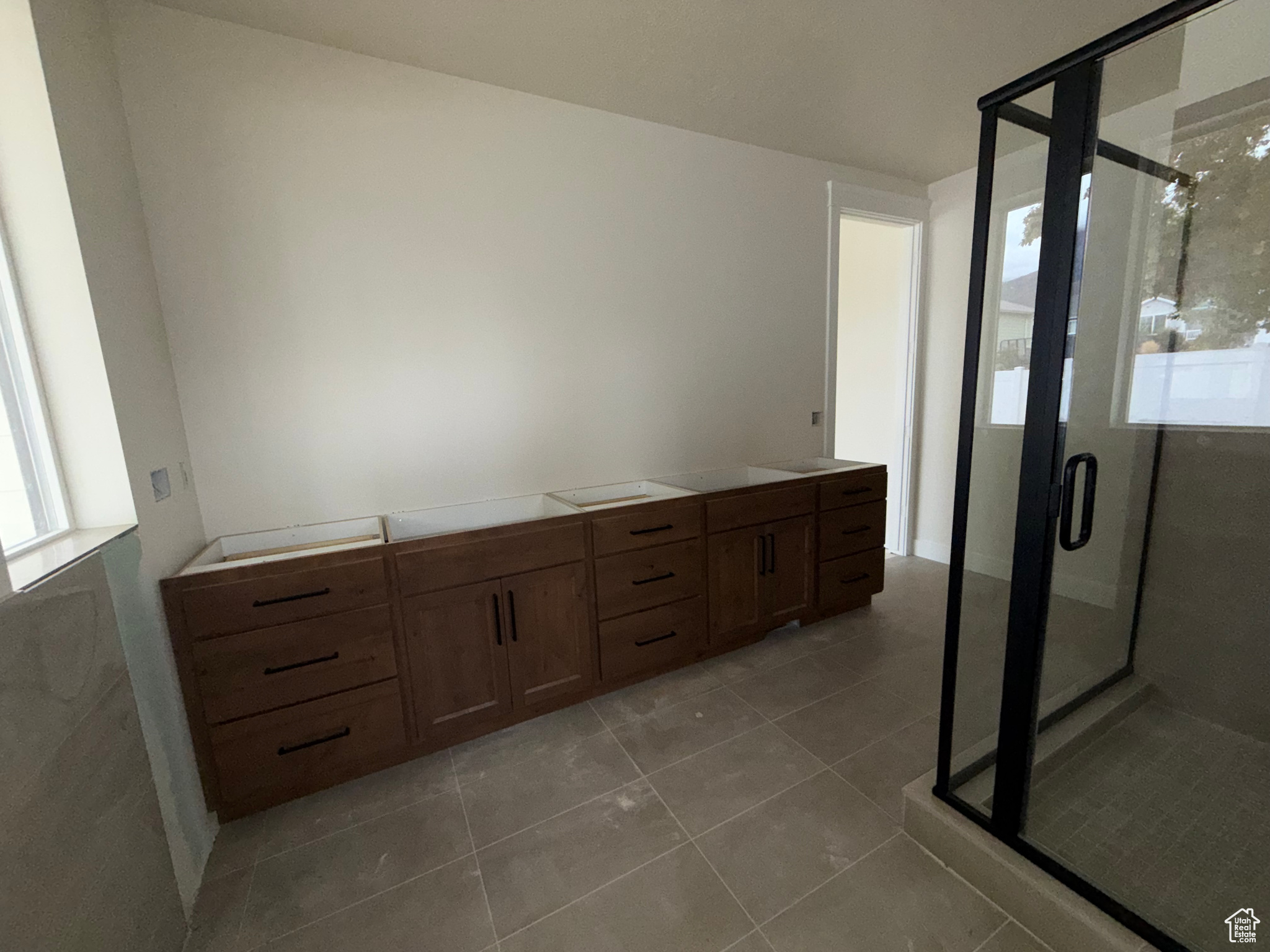 OAKS AT OAKRIDGE - Residential