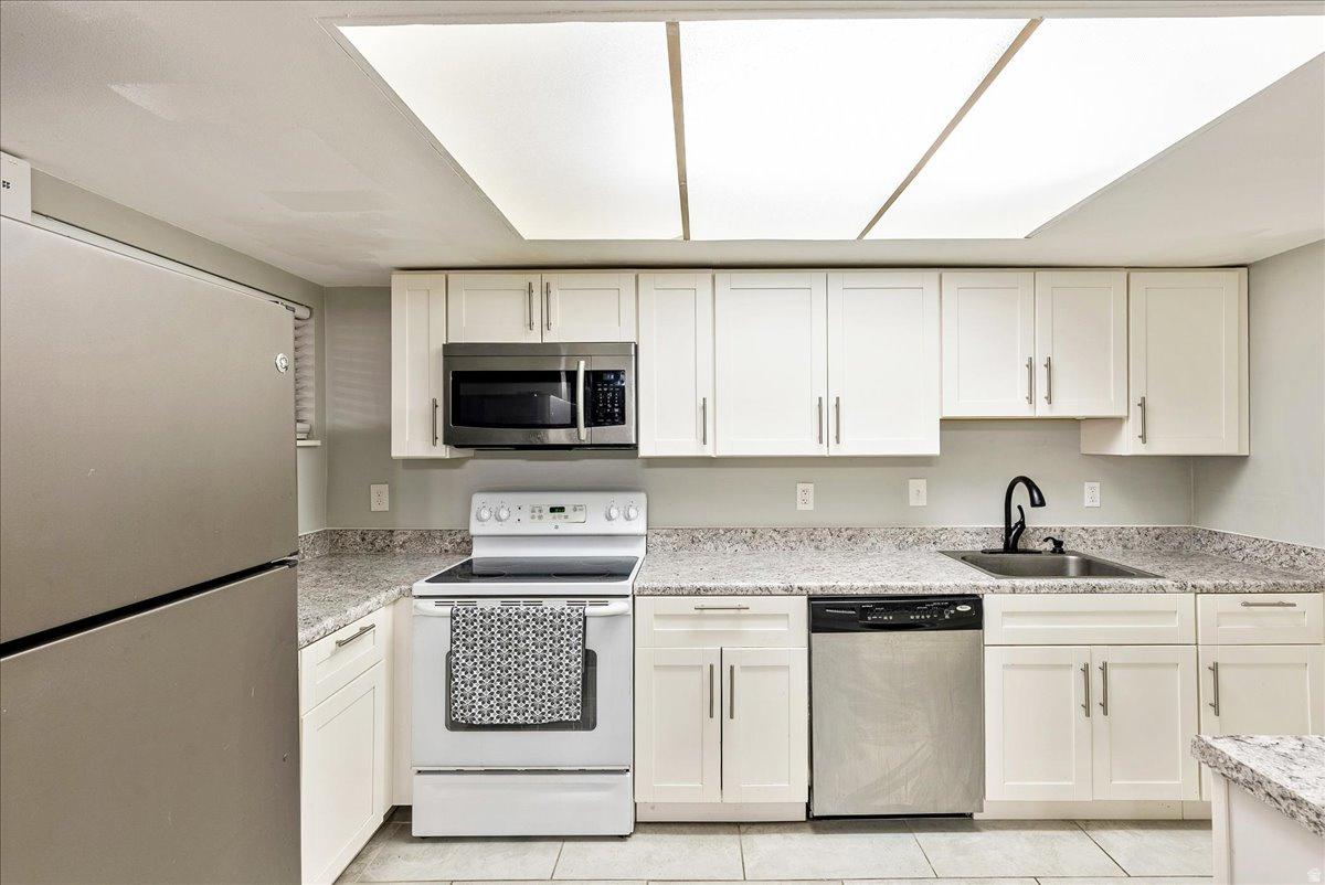 COUNTRY WOOD ESTATES - Residential