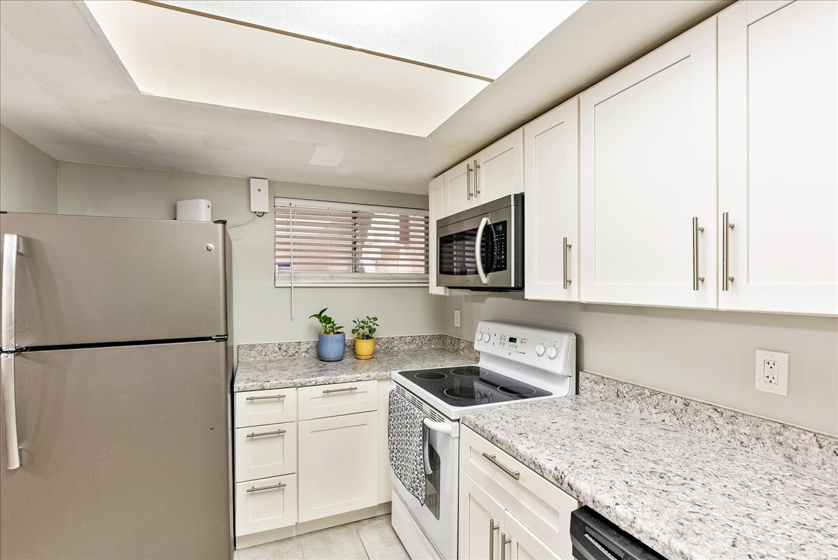 COUNTRY WOOD ESTATES - Residential