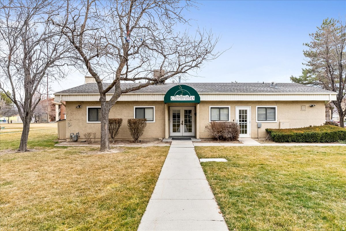 COUNTRY WOOD ESTATES - Residential