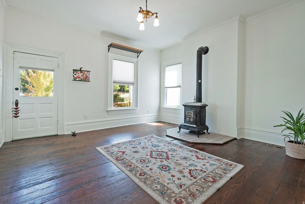 Photo of 662 E 4TH AVE, Salt Lake City, UT 84103 (MLS # 2153028)