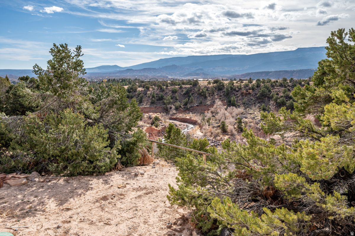 SLEEPING RAINBOW ESTATES - Residential