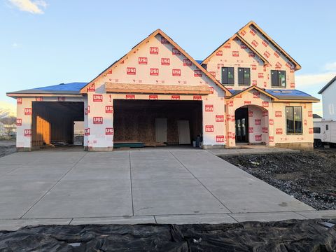 Homes For Sale - 111 S 650<br/> Hyrum, UT 84319