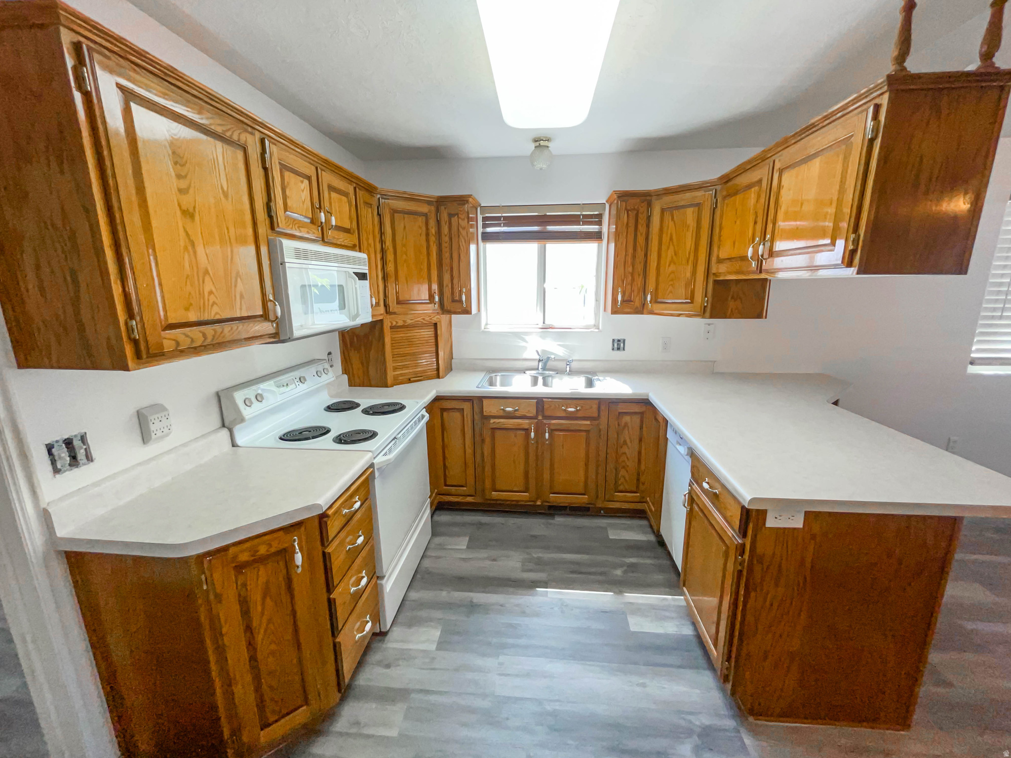 CANYON BREEZE RV RESORT - Residential