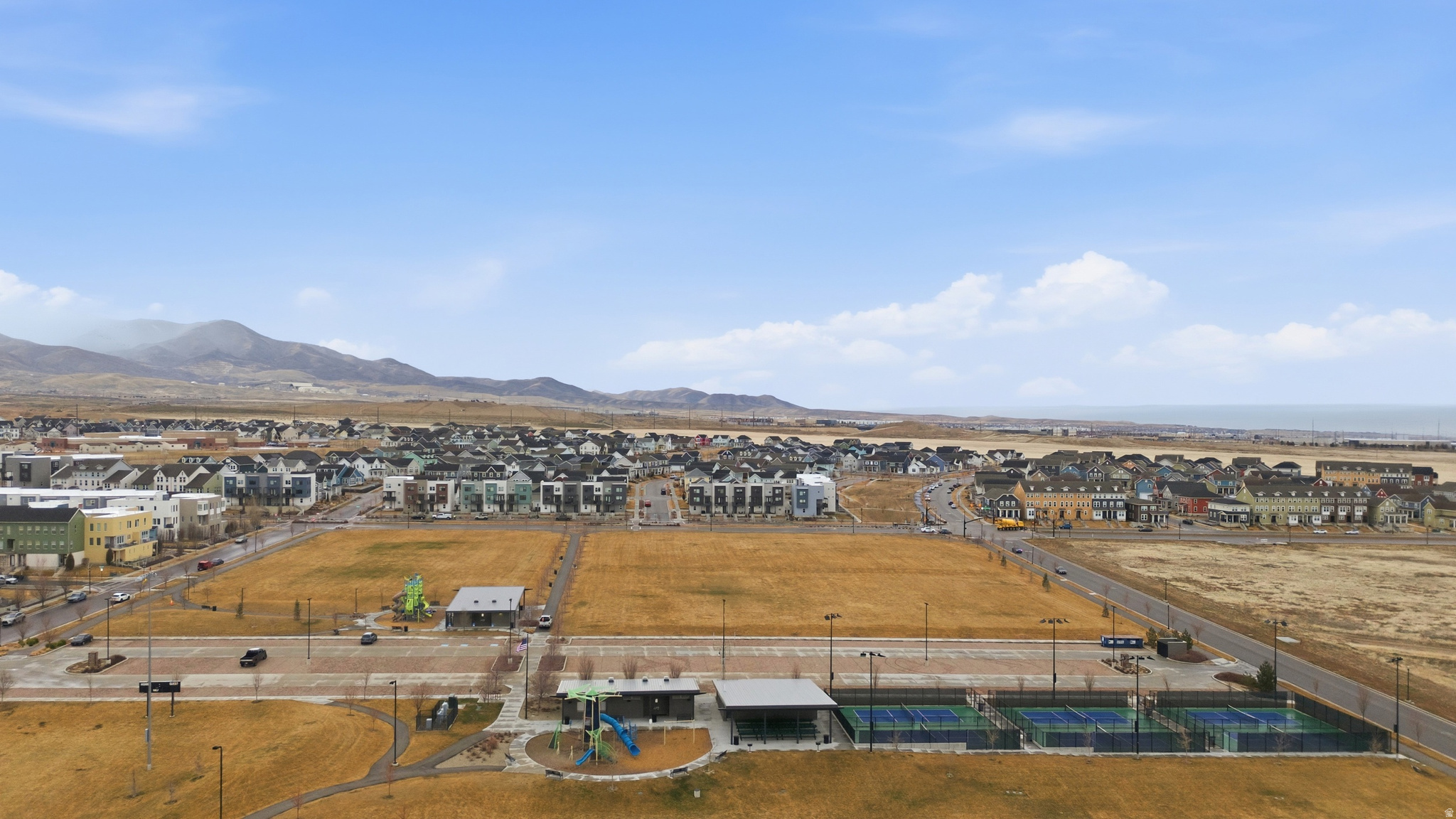 DAYBREAK - Residential