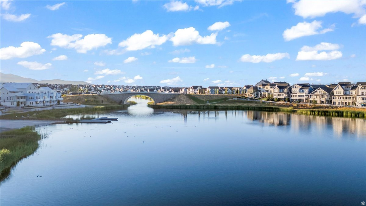 DAYBREAK - Residential