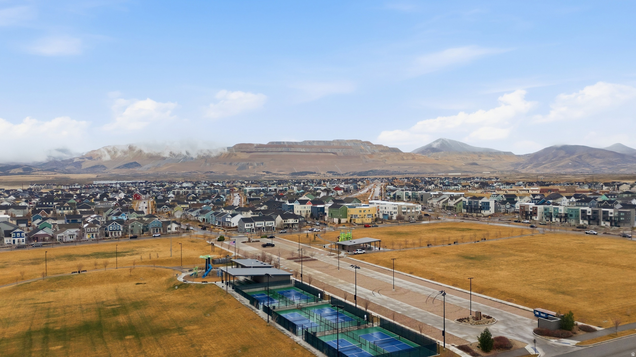 DAYBREAK - Residential