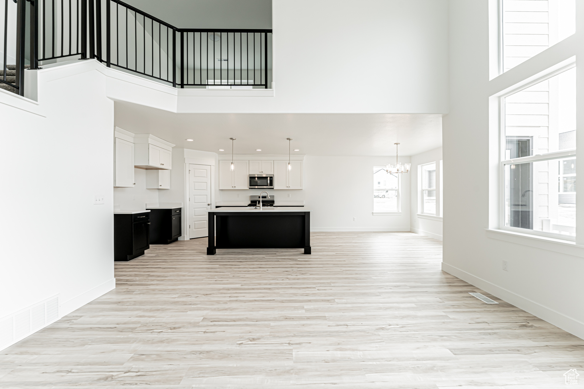 MOUNTAIN RIDGE - Residential