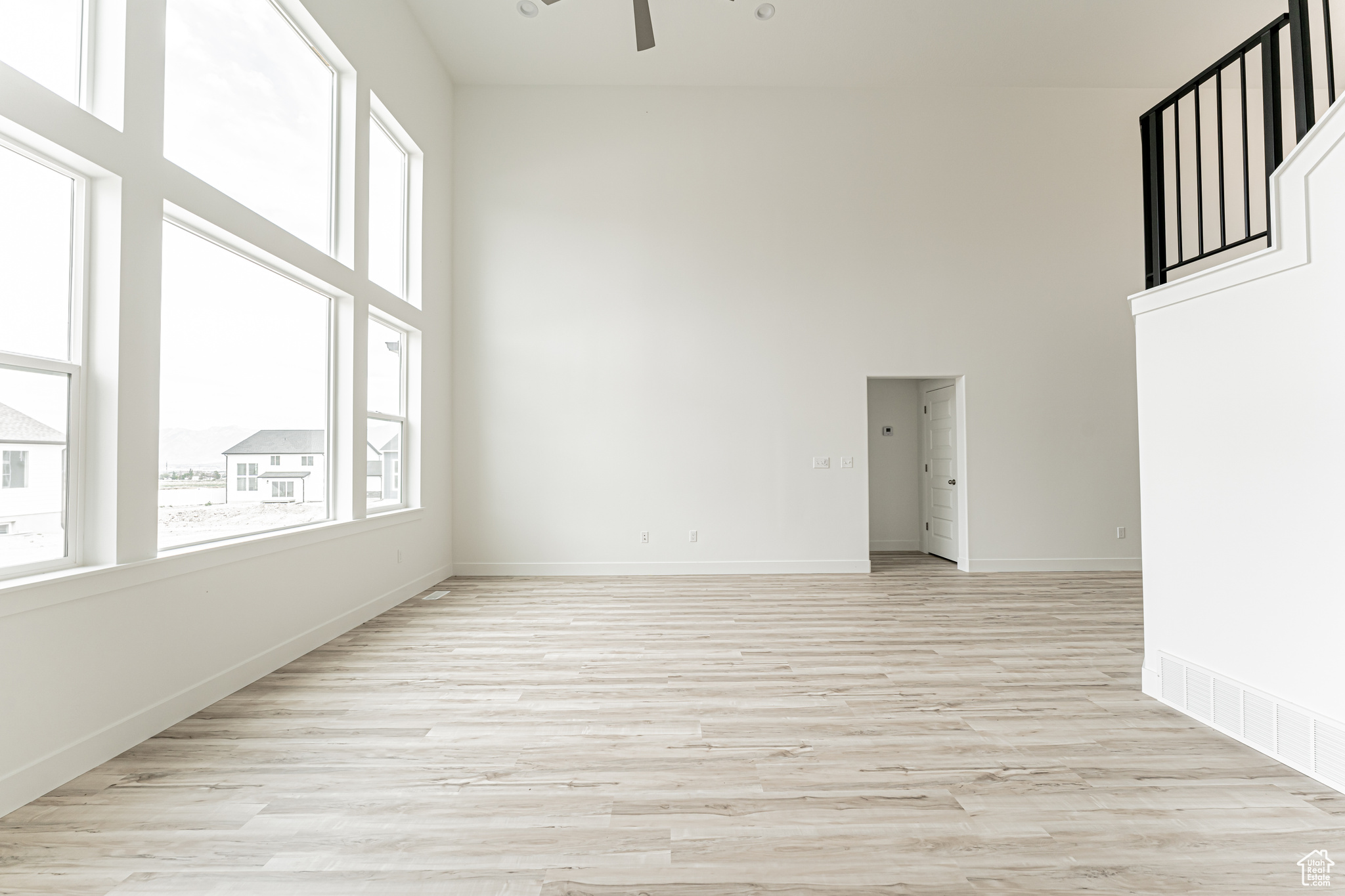 MOUNTAIN RIDGE - Residential