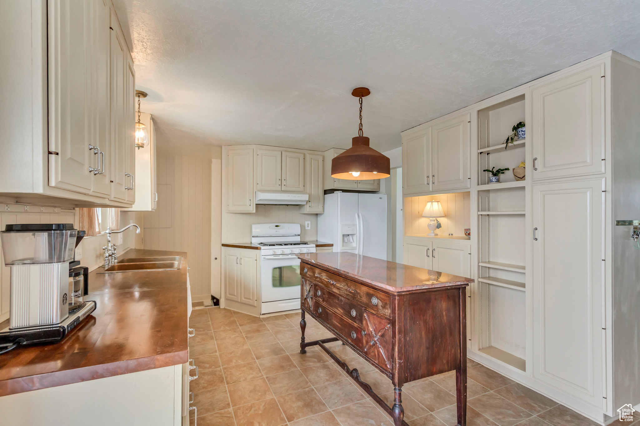 106 E Twin Peaks St, Midvale, Utah image 6