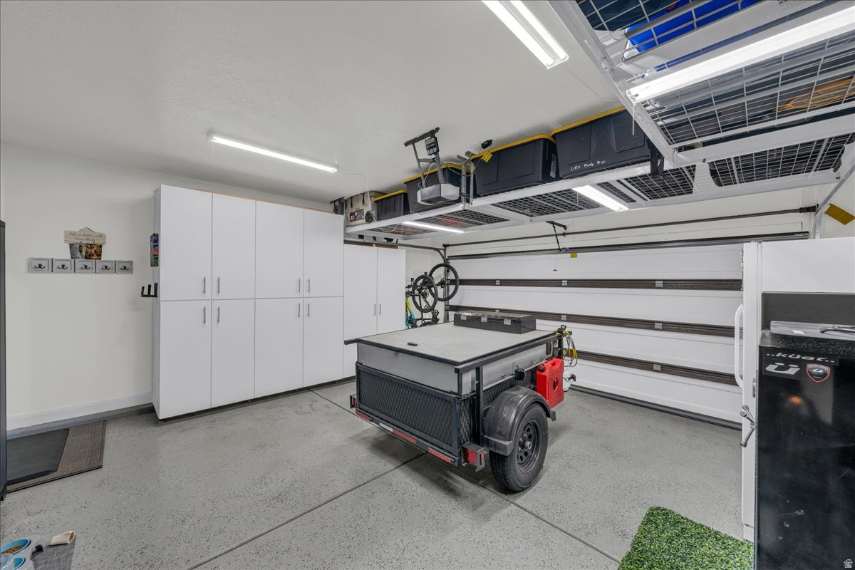 CREEKSIDE TOWNHOMES - Residential