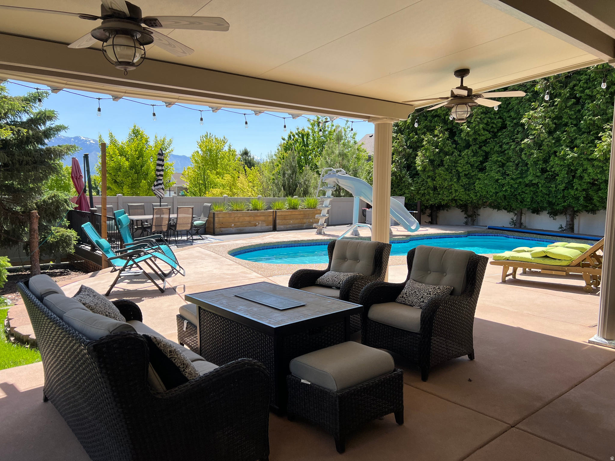 LUCAS HILLS - Residential