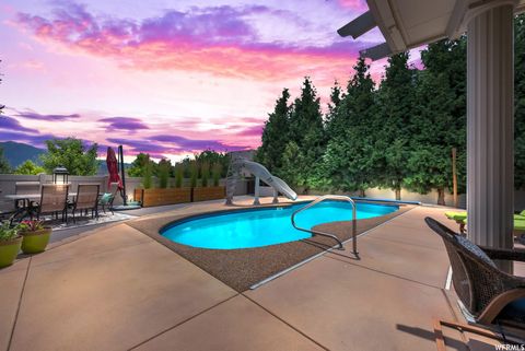 Photo of 11159 S VIA ENCANTADA WAY W, South Jordan, UT 84095 (MLS # 2123894)