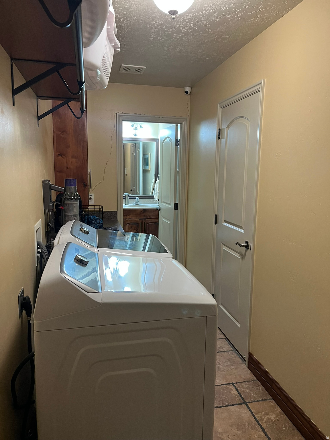 LUCAS HILLS - Residential