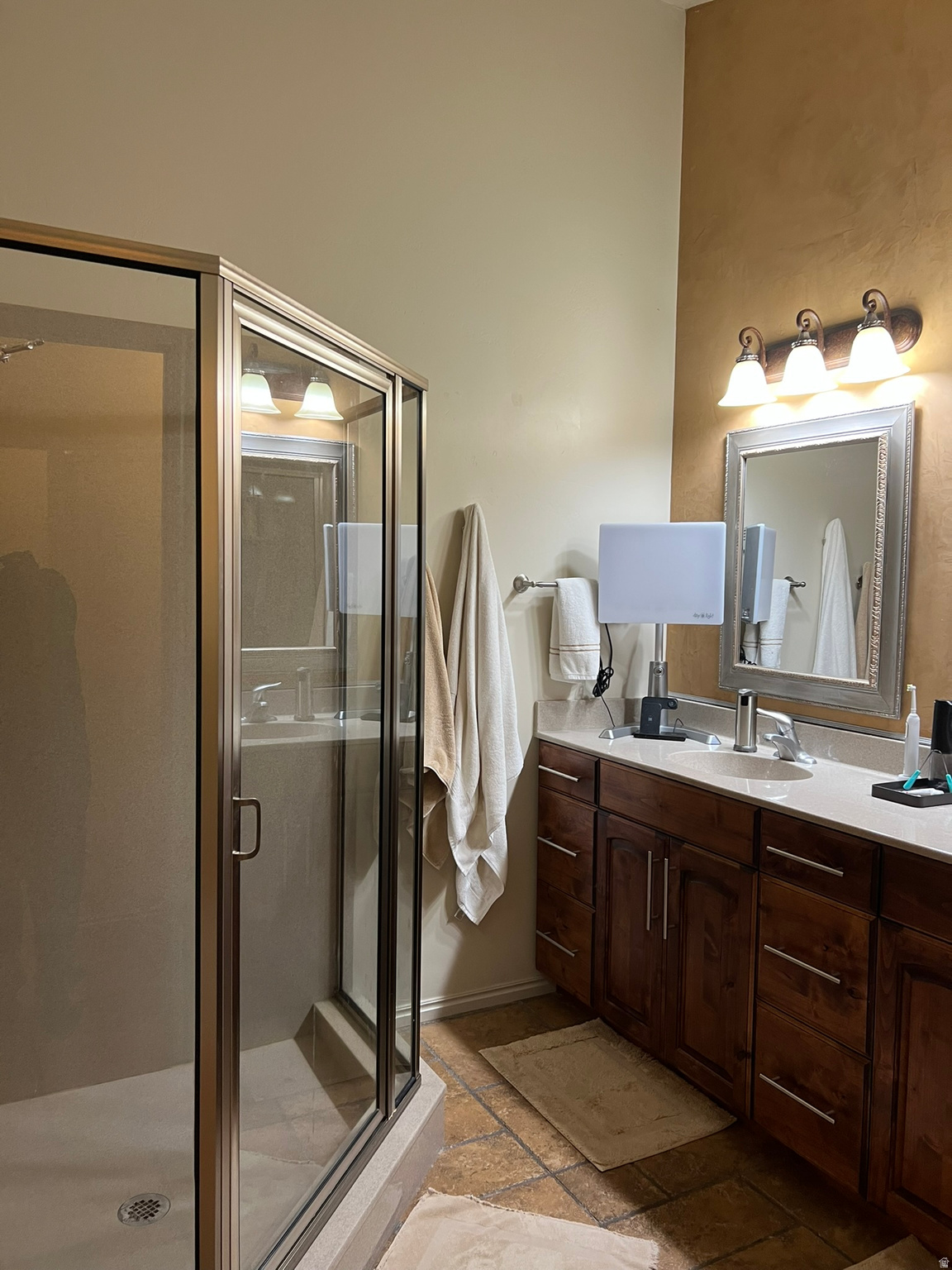 LUCAS HILLS - Residential