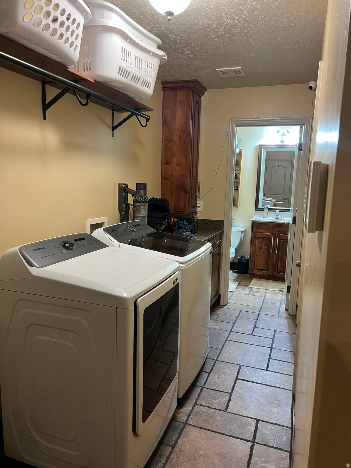 LUCAS HILLS - Residential