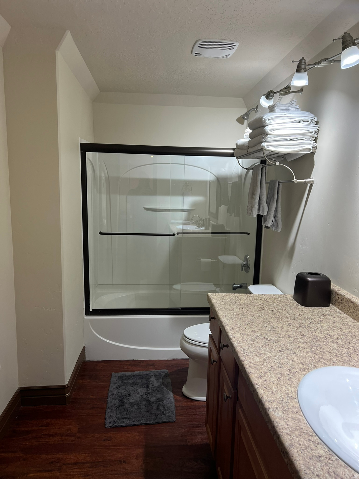 LUCAS HILLS - Residential