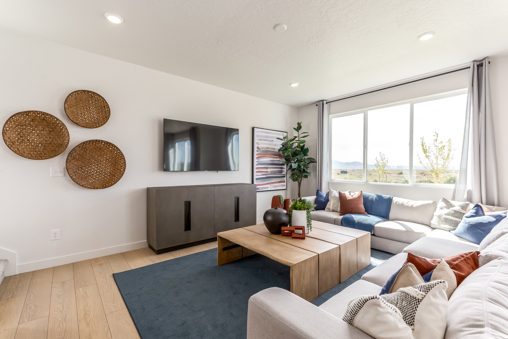 MEADOW CREEK - Residential