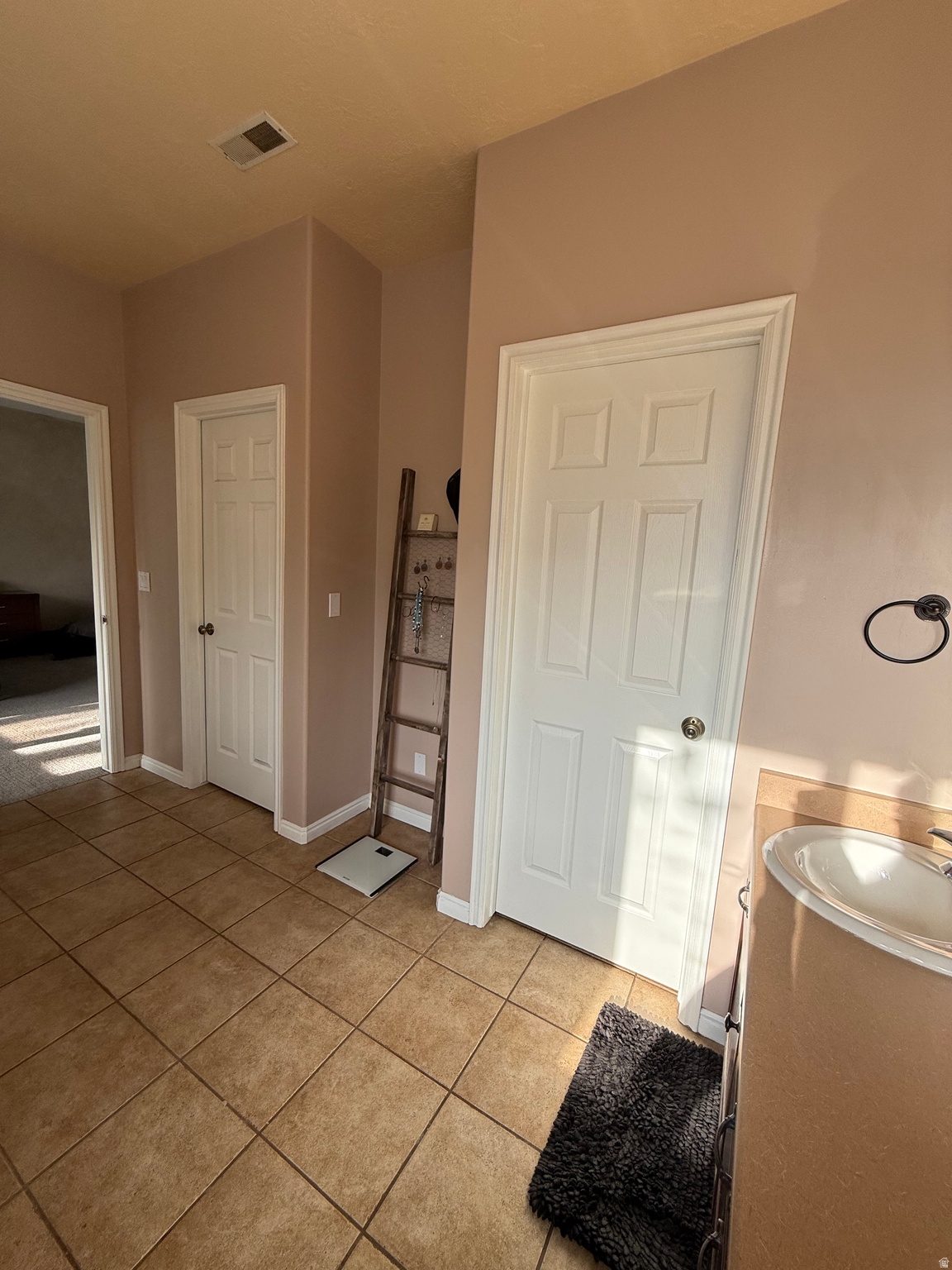 FOX POINTE - Residential