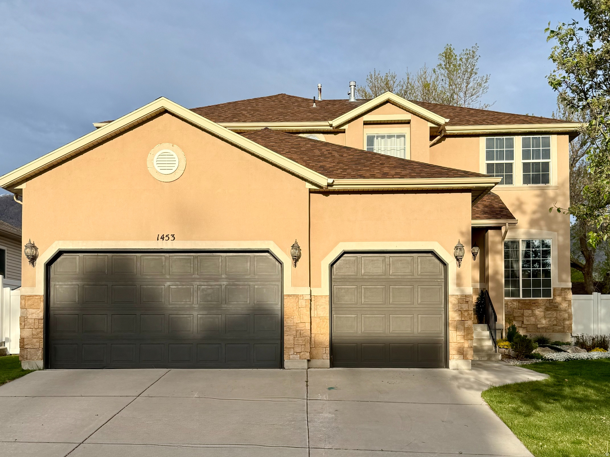 FOX POINTE - Residential