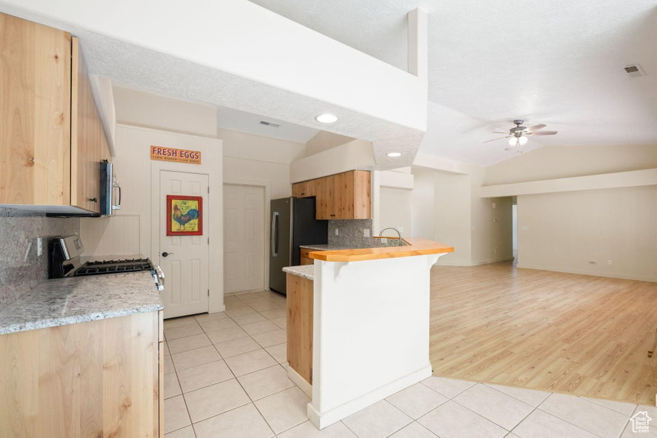 SANTA CLARA HEIGHTS R - Residential