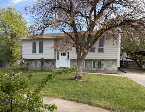 Photo of 654 W 550 N, Clearfield, UT 84015 (MLS # 2147706)
