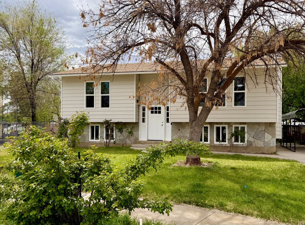 Photo of 654 W 550 N, Clearfield, UT 84015 (MLS # 2147706)