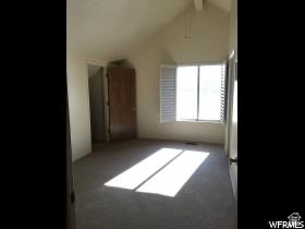 WHITE BARN - Residential Income