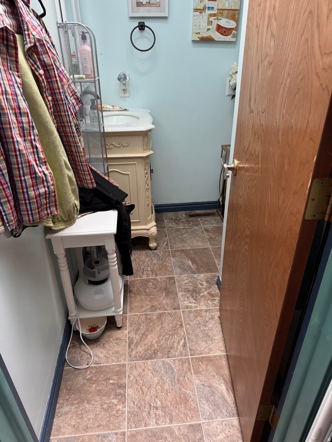 WHITE BARN - Residential Income