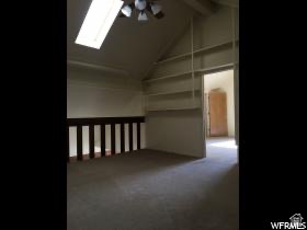 WHITE BARN - Residential Income